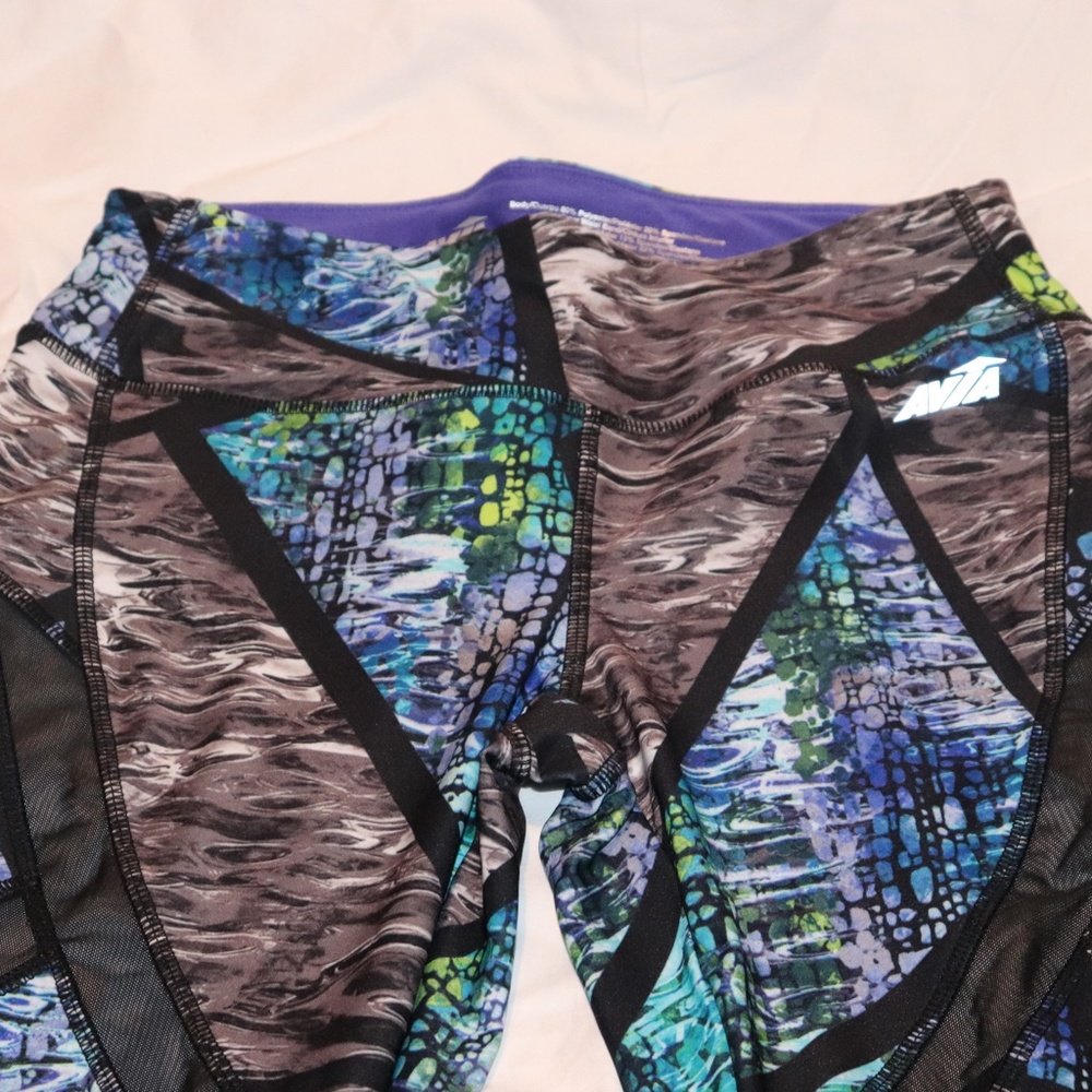 Colorful Legging Capris - Picture 3 of 5